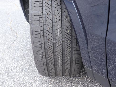 Used 2024 Porsche Cayenne Coupe image 28