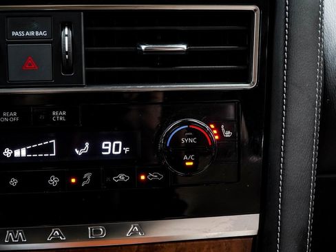 Used 2023 Nissan Armada SL w/ Captain's Chairs Package image 26