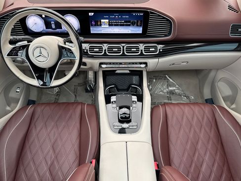 Used 2025 Mercedes-Benz Maybach GLS 600 4MATIC image 13