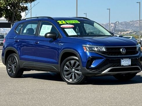 Certified 2022 Volkswagen Taos S FWD image 2