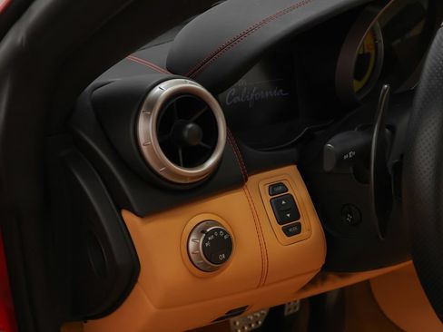 Used 2010 Ferrari California RWD image 48