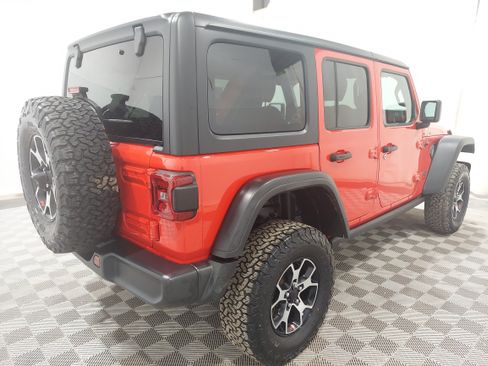 Used 2022 Jeep Wrangler Unlimited Rubicon w/ LED Lighting Group AWD/4WD image 3