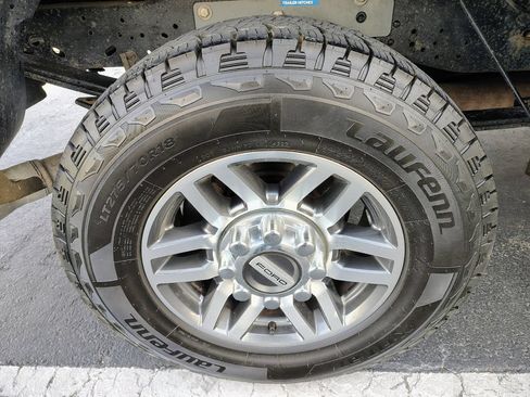 Used 2012 Ford F250 Lariat w/ Chrome Pkg AWD/4WD image 24