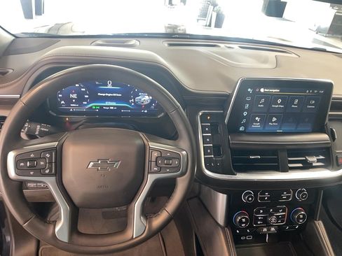 Used 2024 Chevrolet Suburban Z71 w/ Luxury Package AWD/4WD image 23