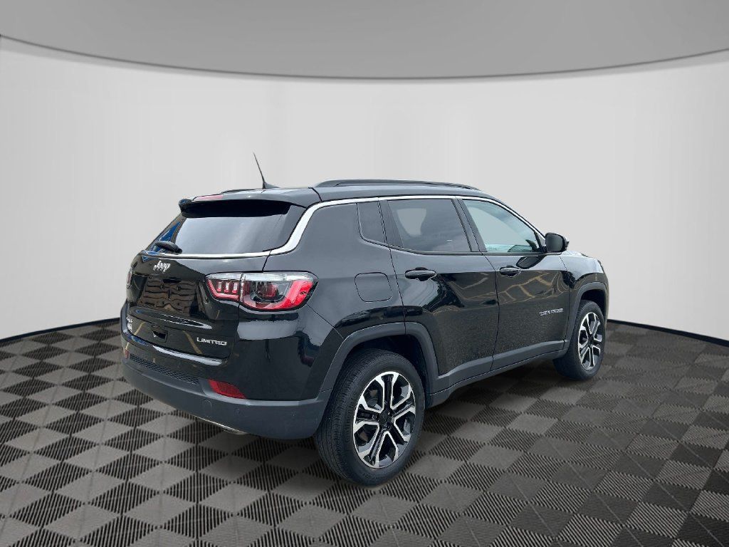 Certified 2023 Jeep Compass Limited w/ Sun and Sound Group AWD/4WD image 5