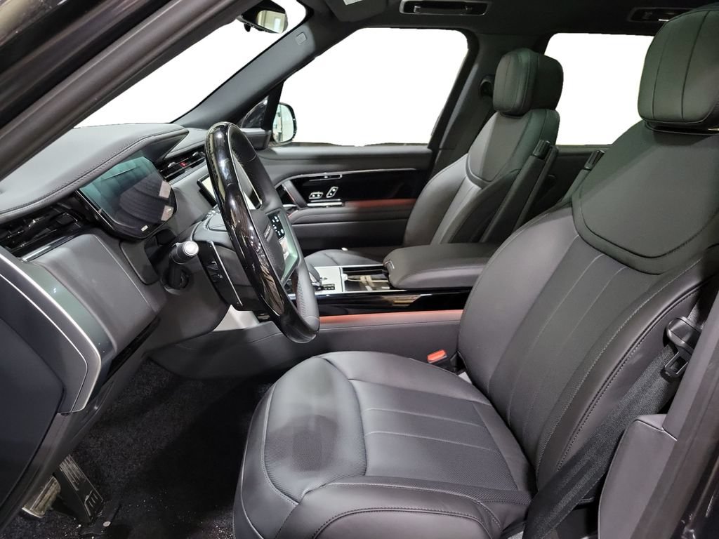 New 2026 Land Rover Range Rover Long Wheelbase SE AWD/4WD image 13