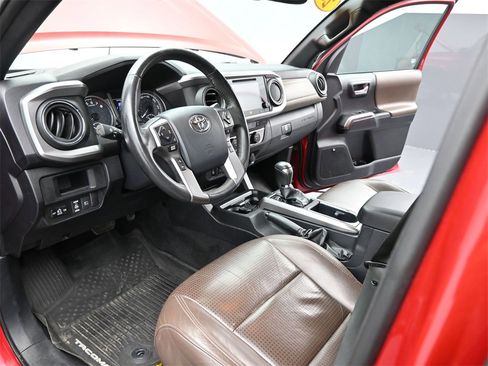 Used 2019 Toyota Tacoma Limited image 16
