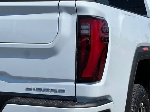 New 2026 GMC Sierra 3500 Denali Ultimate AWD/4WD image 7
