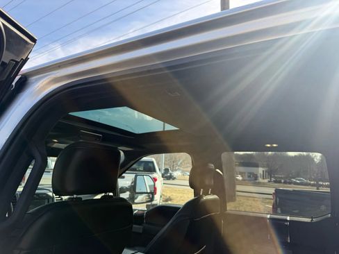 Used 2015 Ford F150 Platinum w/ Equipment Group 701A Luxury image 11