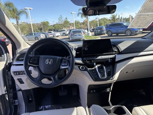 Certified 2025 Honda Odyssey EX-L image 15