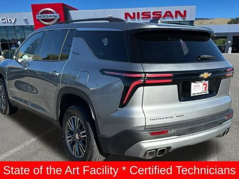 Used 2025 Chevrolet Traverse LT AWD/4WD image 5