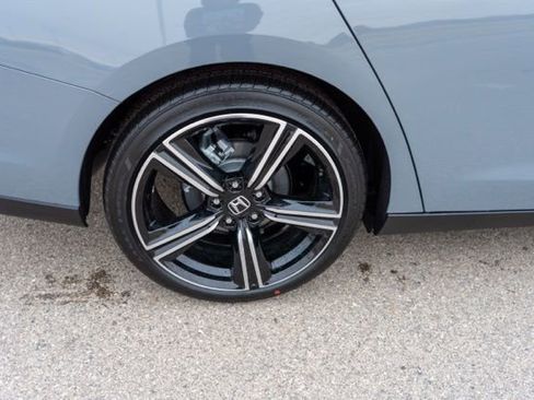 Used 2025 Honda Accord SE image 10