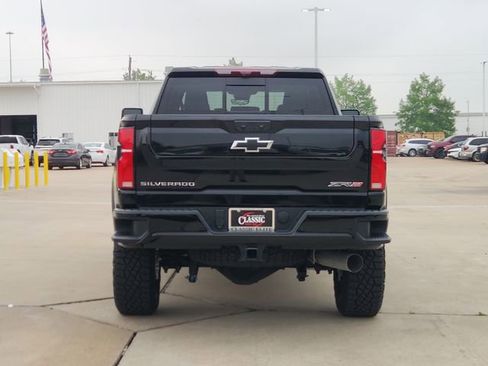 Used 2026 Chevrolet Silverado 2500 ZR2 AWD/4WD image 6