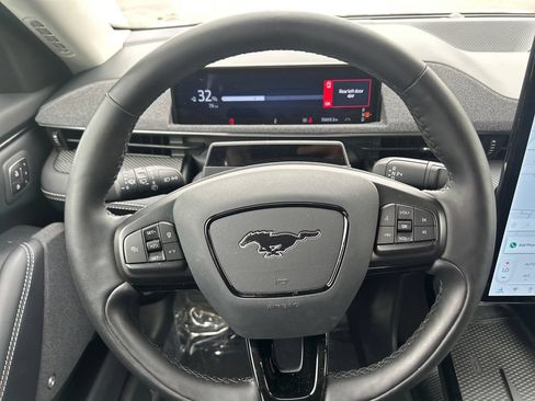 Used 2025 Ford Mustang Mach-E Premium AWD/4WD image 17