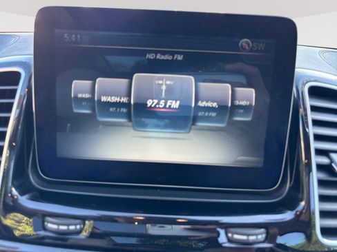 Used 2017 Mercedes-Benz GLS 550 4MATIC image 12