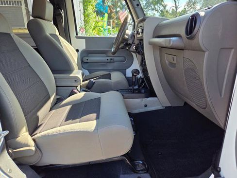 Used 2009 Jeep Wrangler X image 19