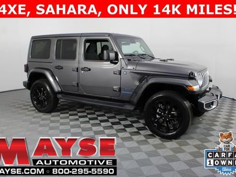 Used 2025 Jeep Wrangler Unlimited Sahara AWD/4WD image 1