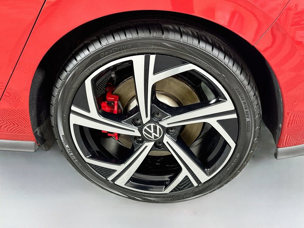 Used 2024 Volkswagen GTI SE FWD image 31