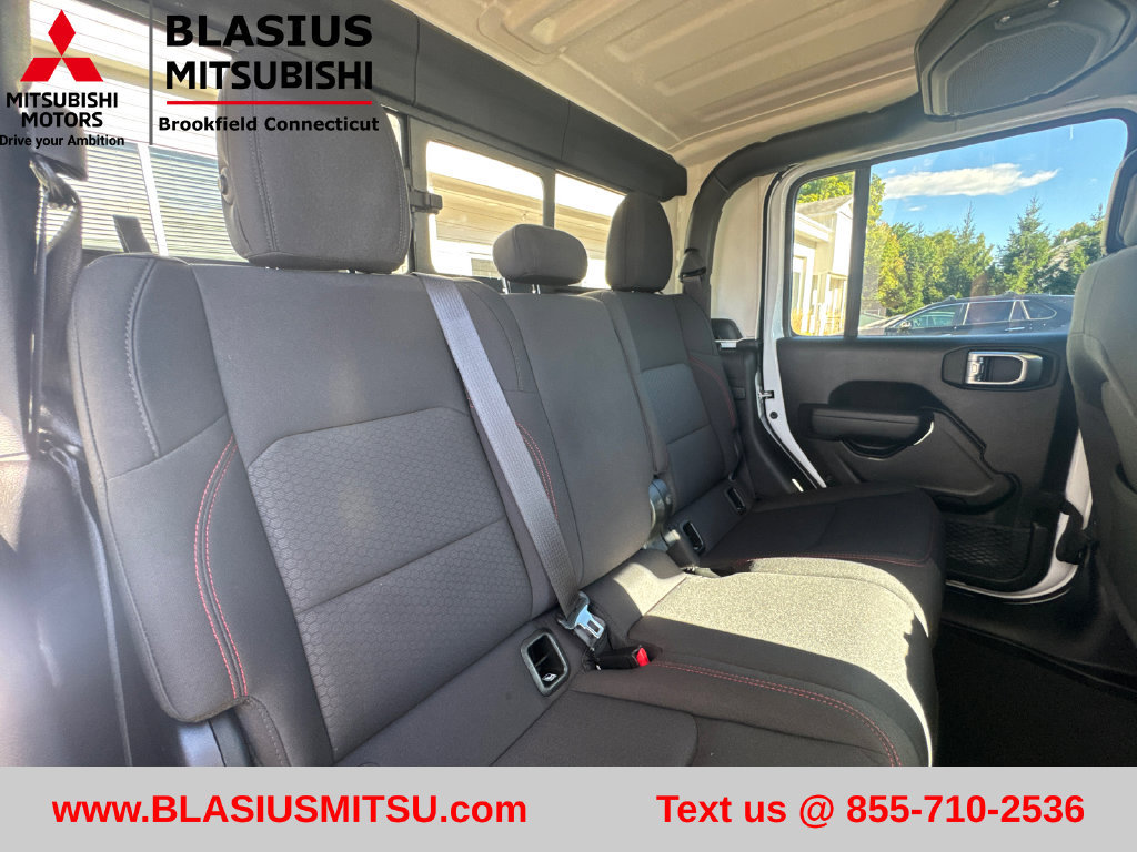 Used 2023 Jeep Gladiator Rubicon w/ Cold Weather Group AWD/4WD image 39