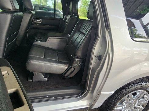 Used 2010 Lincoln Navigator L 4WD image 23