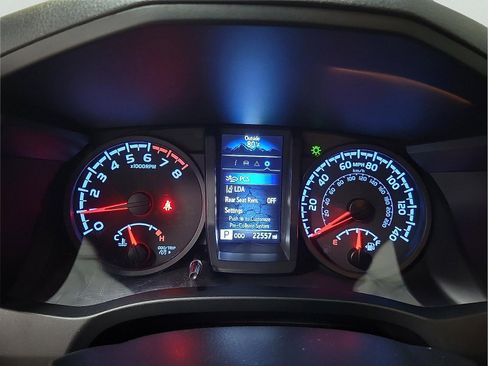 Certified 2023 Toyota Tacoma SR AWD/4WD image 16