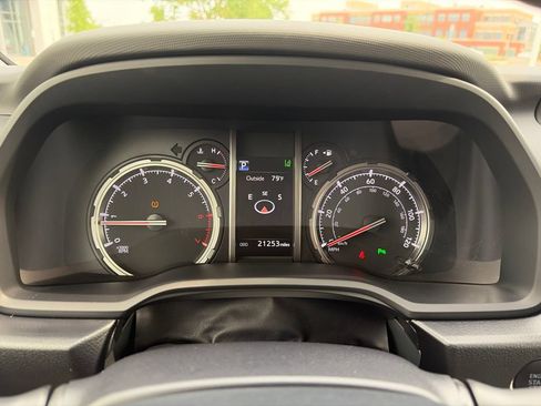 Used 2023 Toyota 4Runner Limited AWD/4WD image 29