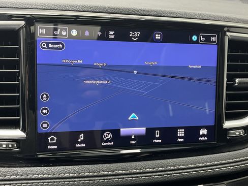 Used 2023 Chrysler Pacifica Limited image 5