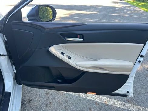 Used 2021 Toyota Avalon XLE w/ Moonroof Package FWD image 26