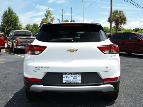 Used 2025 Chevrolet TrailBlazer LT AWD/4WD image 7