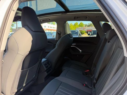 Used 2025 Audi Q5 Premium Plus w/ Premium Plus AWD/4WD image 27