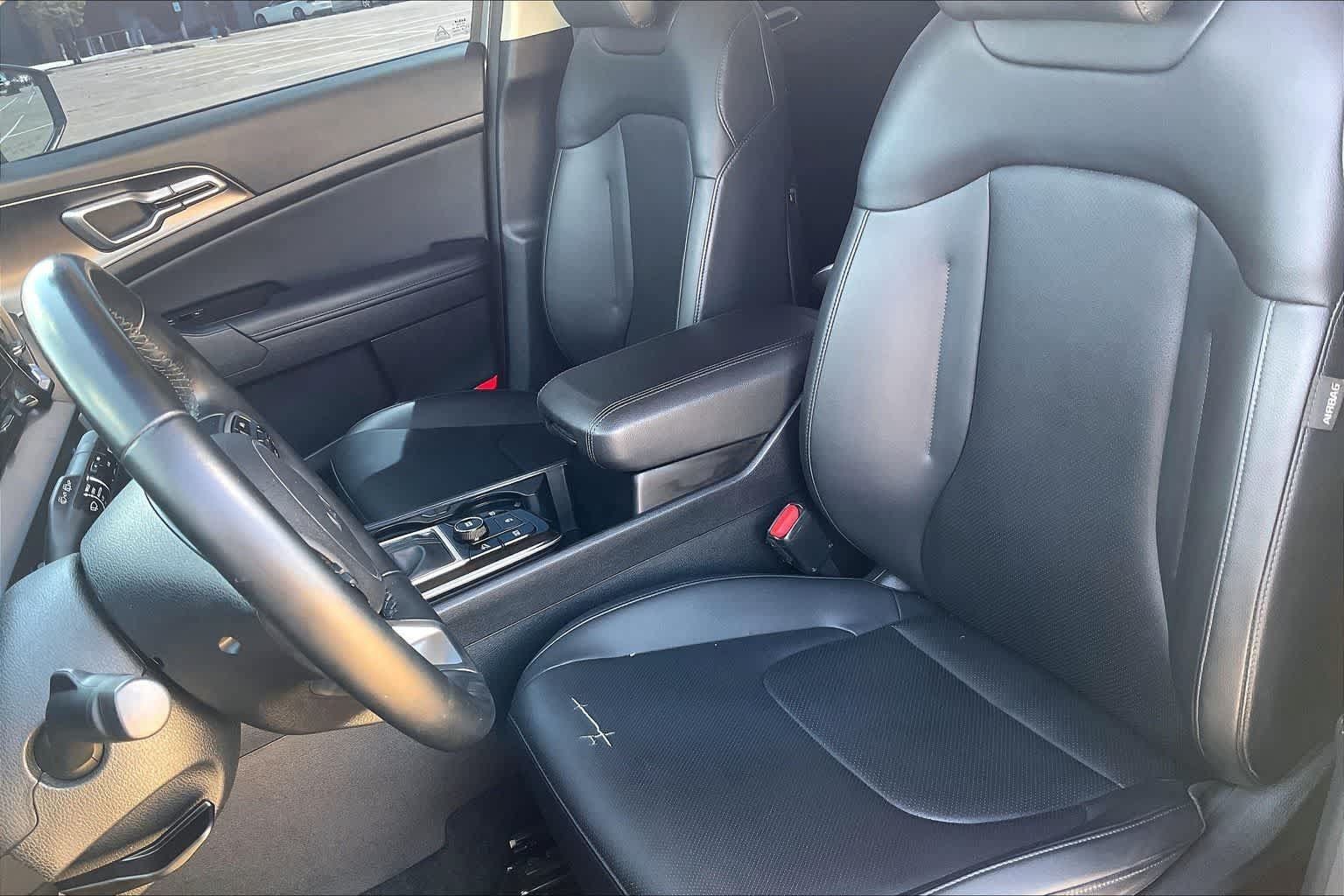 Certified 2024 Kia Sportage EX FWD image 9