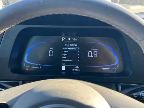 Certified 2025 Hyundai Elantra Sport image 29