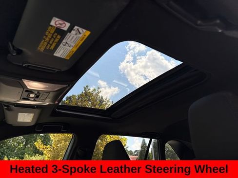 Used 2022 Toyota RAV4 SE w/ Convenience Package AWD/4WD image 17