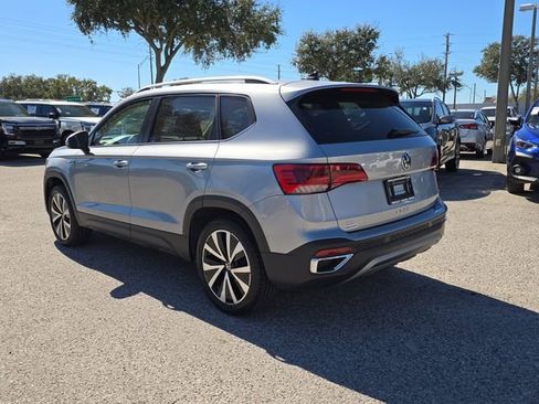 Used 2024 Volkswagen Taos SE image 6