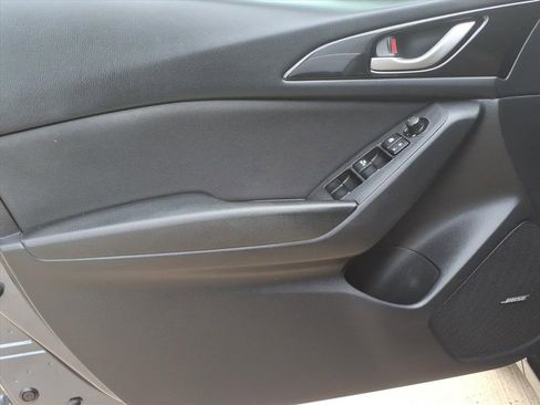 Used 2016 MAZDA MAZDA3 i Touring w/ Popular Equipment Package image 21