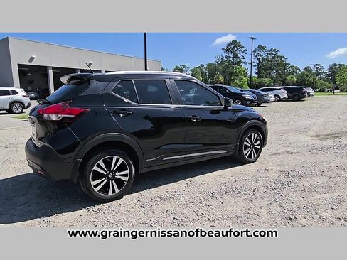 Used 2019 Nissan Kicks SR w/ Exterior Electronics Package FWD image 34