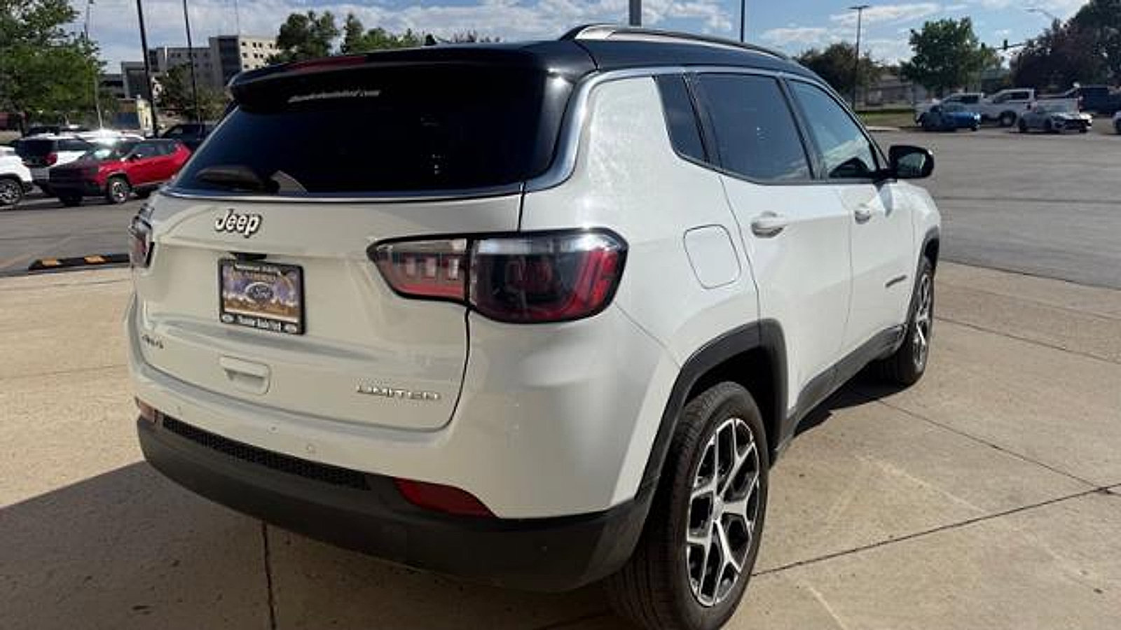 Used 2024 Jeep Compass Limited AWD/4WD image 7