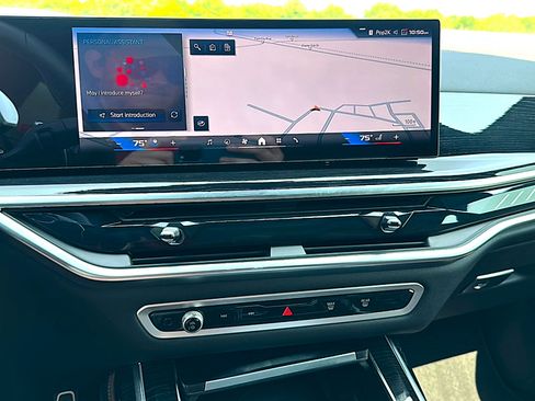Certified 2025 BMW X7 M60i AWD/4WD image 33