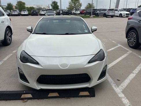 Used 2016 Scion FR-S image 3