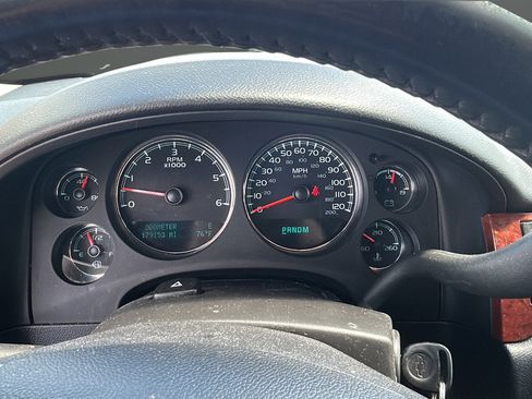 Used 2014 Chevrolet Suburban LT AWD/4WD image 11
