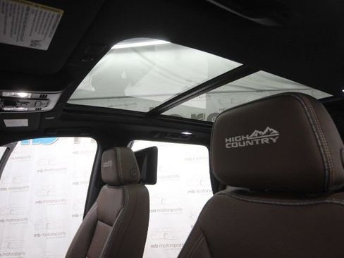 Used 2021 Chevrolet Tahoe High Country image 11