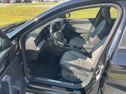 Used 2025 Volkswagen Jetta GLI Autobahn FWD image 14