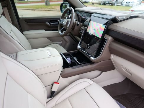 Used 2026 GMC Yukon Denali w/ Denali Reserve Package image 35