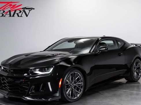 Used 2023 Chevrolet Camaro ZL1 RWD image 1