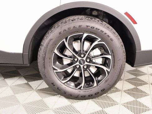 New 2026 Lincoln Nautilus Premier image 18