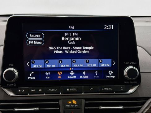 Used 2023 Nissan Altima 2.5 SV FWD image 21