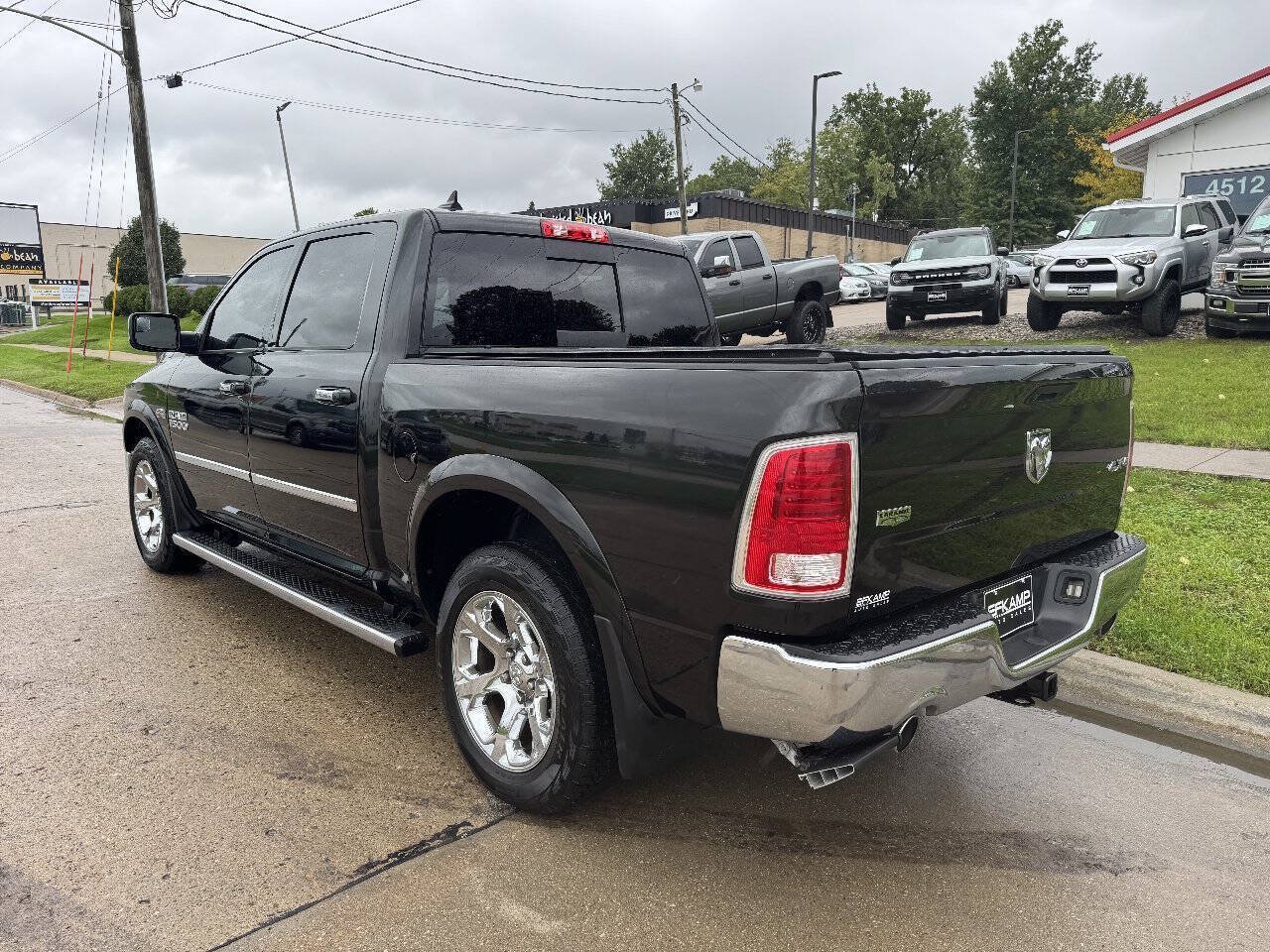 Used 2016 RAM 1500 Laramie w/ Convenience Group AWD/4WD image 3