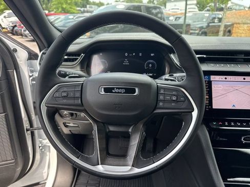 New 2026 Jeep Grand Cherokee L Limited w/ Luxury Tech Group II AWD/4WD image 26