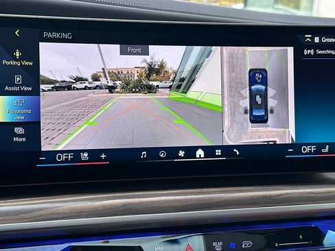 Used 2023 BMW i7 xDrive60 AWD/4WD image 22