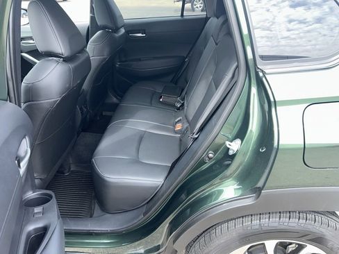 Used 2024 Toyota Corolla Cross XLE w/ Convenience Package image 17